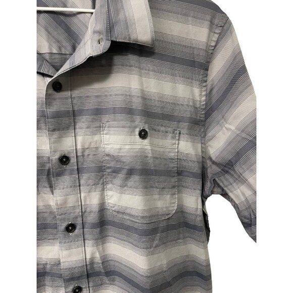 Travis Mathew Shirt Mens Blue Button Up Short Sleeve Stretch Golf Striped Size M - Picture 3 of 6